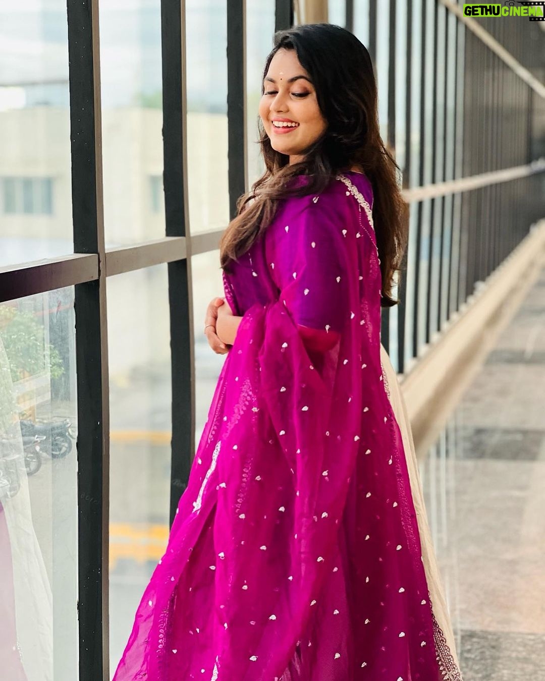 Anu Anand Instagram - Dolled up for today’s event 💜🤍 . . . Wearing : @chakrabortymukta PC: @anandkumar197294 Karur, India