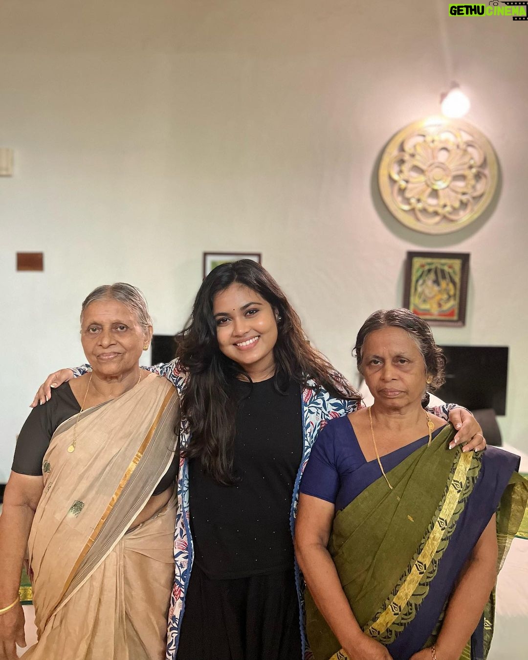 Anu Anand Instagram - Family 🤍🤍🧿🧿 INDeco Hotels, Swamimalai