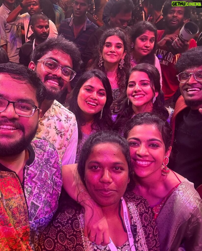 Anu Anand Instagram - A day to remember for the rest of my life 🤍🧿 VIDHYASAGAR LIVE IN CONCERT 🤍 . . . #anuanand #anuanandsupersinger8 #vidhyasagar