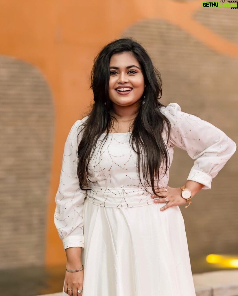 Singer Anu Anand HD Instagram Photos and Wallpapers January 2024 ...