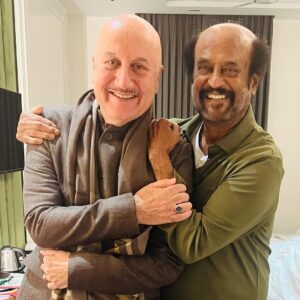 Anupam Kher Instagram - प्रांत अलग! पहनावा अलग! भाषा अलग! पर देश एक… और राम जी…एक !!! अयोध्या में बहुत लोगों से भेंट हुई! सब के साथ तस्वीर खिंचवाना असंभव था।जो मिले सब राम लल्ला में समाये थे! जय श्री राम!! ❤️🕉🙏 #PragathiRishabShetty #RishabShetty #SSomnathJi  #BhaichungBhuria #BimlendraJi #RajniKanth #ManojJoshi #Santgan #AdmiralDKJoshi #AmishDevgan #SudhirChaudhary #AmanChopra #Ram #Ayodhya