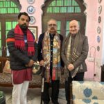 Anupam Kher Instagram - प्रांत अलग! पहनावा अलग! भाषा अलग! पर देश एक… और राम जी…एक !!! अयोध्या में बहुत लोगों से भेंट हुई! सब के साथ तस्वीर खिंचवाना असंभव था।जो मिले सब राम लल्ला में समाये थे! जय श्री राम!! ❤️🕉🙏 #PragathiRishabShetty #RishabShetty #SSomnathJi #BhaichungBhuria #BimlendraJi #RajniKanth #ManojJoshi #Santgan #AdmiralDKJoshi #AmishDevgan #SudhirChaudhary #AmanChopra #Ram #Ayodhya श्री राम जन्मभूमि, अयोध्या - Shri Ram Janmabhoomi, Ayodhya