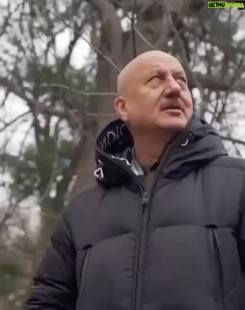 Anupam Kher Instagram - Time to post this video about the relationship between the months of December and January again! ENJOY! 😍🌺❤️ The Leela Palace New Delhi