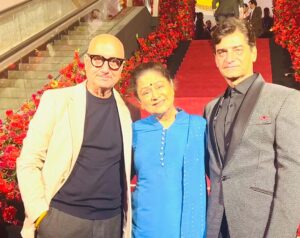 Anupam Kher Instagram - बहुत दिनों बाद मेरी बेहद पसंदीदा अदाकारा अरुणा ईरानी जी से मुलाक़ात हुई।अरुणा जी भारतीय सिने जगत की बहुत ही बेहतरीन और ख़ूबसूरत एक्ट्रेस है। इन पर फ़िल्माए गए गाने हम सबके जीवन पर, ख़ासकर मेरी जनरेशन के लोगों के जीवन पर अमित छाप छोड़े हैं।इनके साथ जब भी ये काम किया है बहुत कुछ सीखने को मिला! ख़ासकर इनके भाई इन्द्र कुमार जी जो हमारे साथ तस्वीर में खड़े हैं उनकी फ़िल्म “बेटा” में बहुत मज़ा आया काम करके! अरुणा जी! प्रभु आपको लंबी और स्वस्थ आयु प्रदान करें।आप हमेशा मुस्कुराते रहें और ख़ुश रहें।जय हो! 😍🙏🌺 #ArunaIrani #Brilliance #Actress #IndraKumar