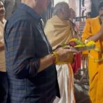 Anupam Kher Instagram - नासिक के समीप अदभुत #त्रिंबकेश्वरमंदिर में शिव जी महाराज की पूजा की।आप सब के लिये भी।सुखद अनुभूति हुई।शक्ति मिली।मन शांत हुआ।अंतिम तस्वीर में आपको मंदिर के गर्भ में स्तिथ शिवलिंग के संपूर्ण दर्शन होंगे! जय भोलेनाथ।जय शिव शंकर।हर हर महादेव! 🙏🕉🙏 Trimbkeshwar Temple