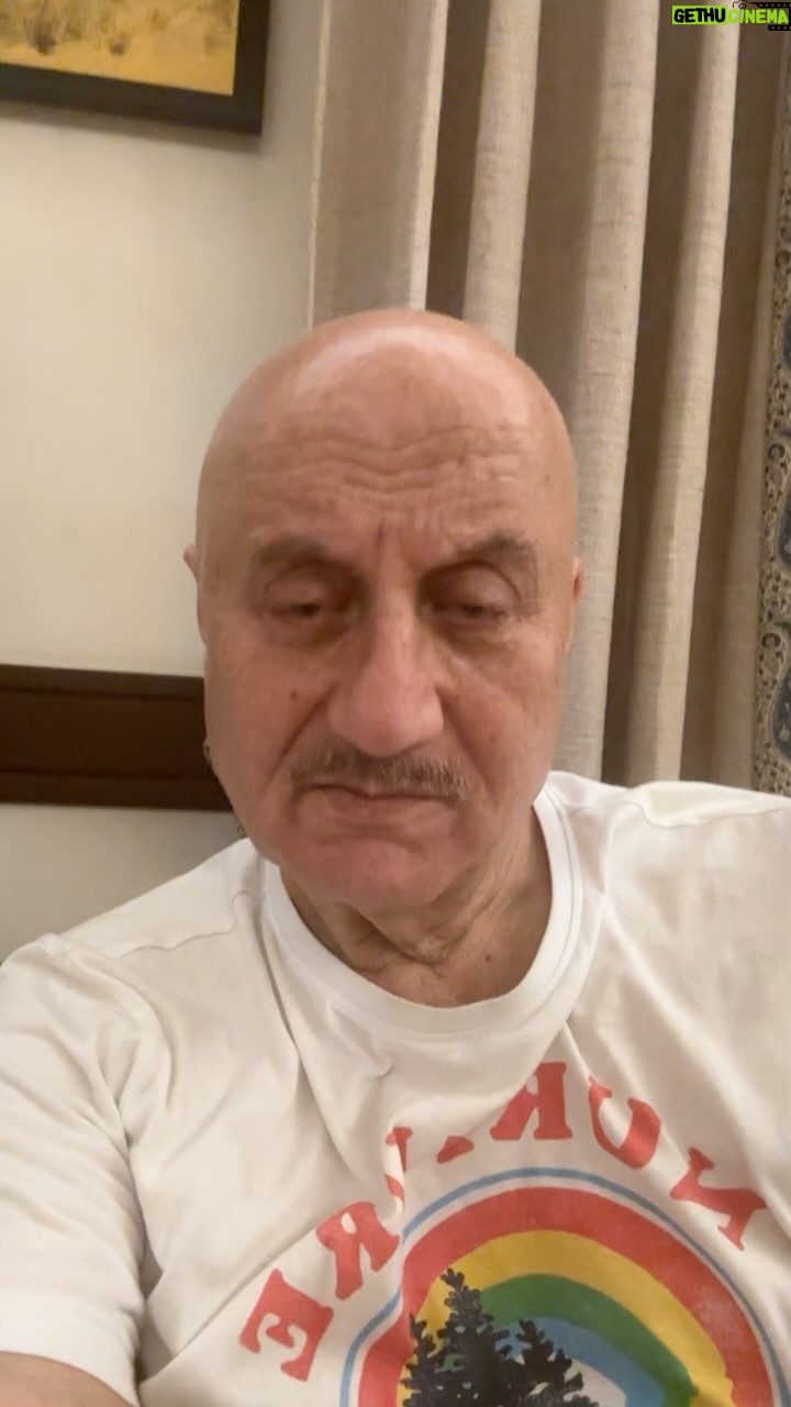 Anupam Kher Instagram - रील की फील!! 🫶😬😬 Mumbai - मुंबई
