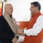 Anupam Kher Instagram - It was a privilege and an honour to meet the Hon. Chief Minister of #Uttarakhand Shri. #PushkarDhami ji in his office in #Dehradun. Congratulated him and his team for successfully evacuating 41 workers from #Uttarakashi tunnel. And also spoke to him about the great possibilities the state #Uttarakand offers for shooting at various beautiful locations.🙏😍 Dehradun The City Of Love