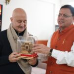 Anupam Kher Instagram - It was a privilege and an honour to meet the Hon. Chief Minister of #Uttarakhand Shri. #PushkarDhami ji in his office in #Dehradun. Congratulated him and his team for successfully evacuating 41 workers from #Uttarakashi tunnel. And also spoke to him about the great possibilities the state #Uttarakand offers for shooting at various beautiful locations.🙏😍 Dehradun The City Of Love