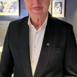 Anupam Kher Instagram - STORY OF “GRATITUDE TOWARDS LIFE” POST ❤️: This is a post about #Honesty #Hardwork and about being #Good to people. May not be a big deal for many successful people. But for me - IT IS! Because I never forget from where I started life. So every time I look back from where I have reached I always have a tremendous sense of achievement! This long video is of the #PresidentialSuite of @tajdubaidowntown. The best I have ever stayed in. But I didn’t book it. I was graciously moved to this amazing suite. From having a cup of tea at @tajmahalmumbai in 1983 to be staying here is a stuff made of dreams. So all those people who work hard and dream big remember- #KuchBhiHoSaktaHai. Thank you @tajhotels @tajdubaidowntown #PuneetChatwal for your love, warmth and generosity! Jai Ho! ❤️🙏😍 #DreamBig #Hardwork Taj Dubai