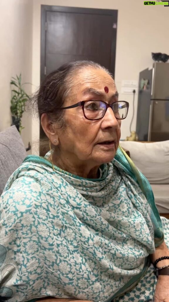Anupam Kher Instagram - “दोनों में से किसी ने तो जीतना था!” Mom’s analysis of today’s game! She watched the whole game. Her words were philosophical and soothing. Listen to her! Her words will make you feel better! But won’t say that I am not disappointed like every Indian all over the world. We were great throughout this tournament. Really played like champions! Thank you #TeamIndia for the joy and the sense of pride you gave us during this #WorldCup. Congratulations Australia! Jai Ho! Jai Hind! ❤️❤️🇮🇳🇮🇳 #India #Cricket #WorldCup Mumbai - मुंबई