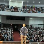 Anupam Kher Instagram - THUNDROUS APPLAUSE: Thank you Vice Admiral #DineshKTripathi Ji, officers of #ArmedForces and their families for your love, warmth and appreciation of my autographical play #KuchBhiHoSaktaHai! Performing this play last night in the #CaptMullaAuditorium was a pure joy for me. Your thunderous applause was heartwarming! By far one of my my best show ever. ❤️👏🇮🇳🇮🇳 Captain Mulla Nath Auditorium,navy Nagar Mumbai