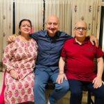 Anupam Kher Instagram - Happy 46th wedding anniversary to the world’s best #Chacha #Chachi. You have both contributed richly in your own ways to my life. You are God’s special gift to the #Kher family. May you both have a long and happy life! Lots of love, hugs and prayers! ❤️❤️😍 #PLKher #Neelam #HappyAnniversary Mumbai - मुंबई