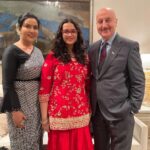 Anupam Kher Instagram - Dear organisers of #GlobalPeaceHonours @divyajfoundation and @amruta.fadnavis ! I am sure you must be highly disappointed that you had to cancel the event #Remembering2611 because of sudden heavy rains! Even though every celebrity, every invitee had reached the venue on time. That in itself is a tribute to your intentions! I applaud your efforts! Chin up my friends! “Everything is ok in the end! If it is not ok, it is NOT the end!” Jai Ho! 🙏😍👏 Gateway of India ,Mumbai