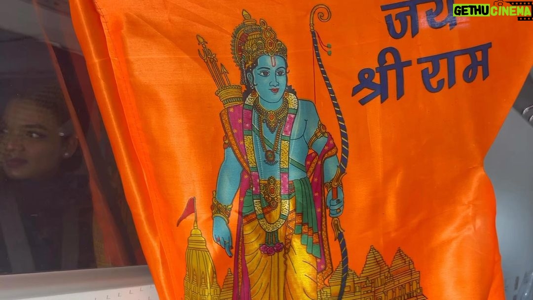 Anupam Kher Instagram - सब राम भक्तों के साथ मैं अयोध्या में पहुँच गया हूँ।हवाई जहाज़ में कमाल की भक्ति का वातावरण था।कीर्तन, राम जी की जय जय की गूंज।वाह! हम धन्य है। हमारा देश धन्य है! जय श्री राम! 🕉🙏🕉🕉🕉🙏 श्री राम जन्मभूमि, अयोध्या - Shri Ram Janmabhoomi, Ayodhya