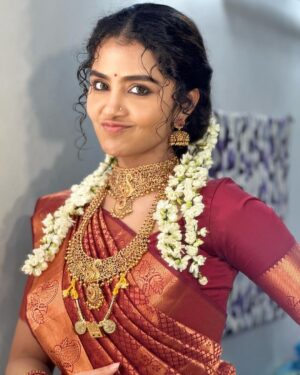 Anupama Parameswaran Instagram - When the bride got a little too excited listening to #Netruvarai 🥹❤️