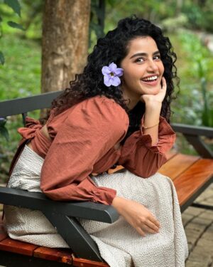 Anupama Parameswaran Instagram - Let your soul catch up with your body🤍 Happy Sunday 🕊️