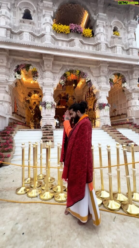 Anurag Dobhal Instagram - सारा जग है प्रेरणा, प्रभाव सिर्फ राम हैं 🙏🏻 भाव सूचियां बहुत हैं, भाव सिर्फ राम हैं ❤️ . . . #theuk07rider #rammandirayodhya #jaishreeram श्री राम जन्मभूमि, अयोध्या - Shri Ram Janmabhoomi, Ayodhya