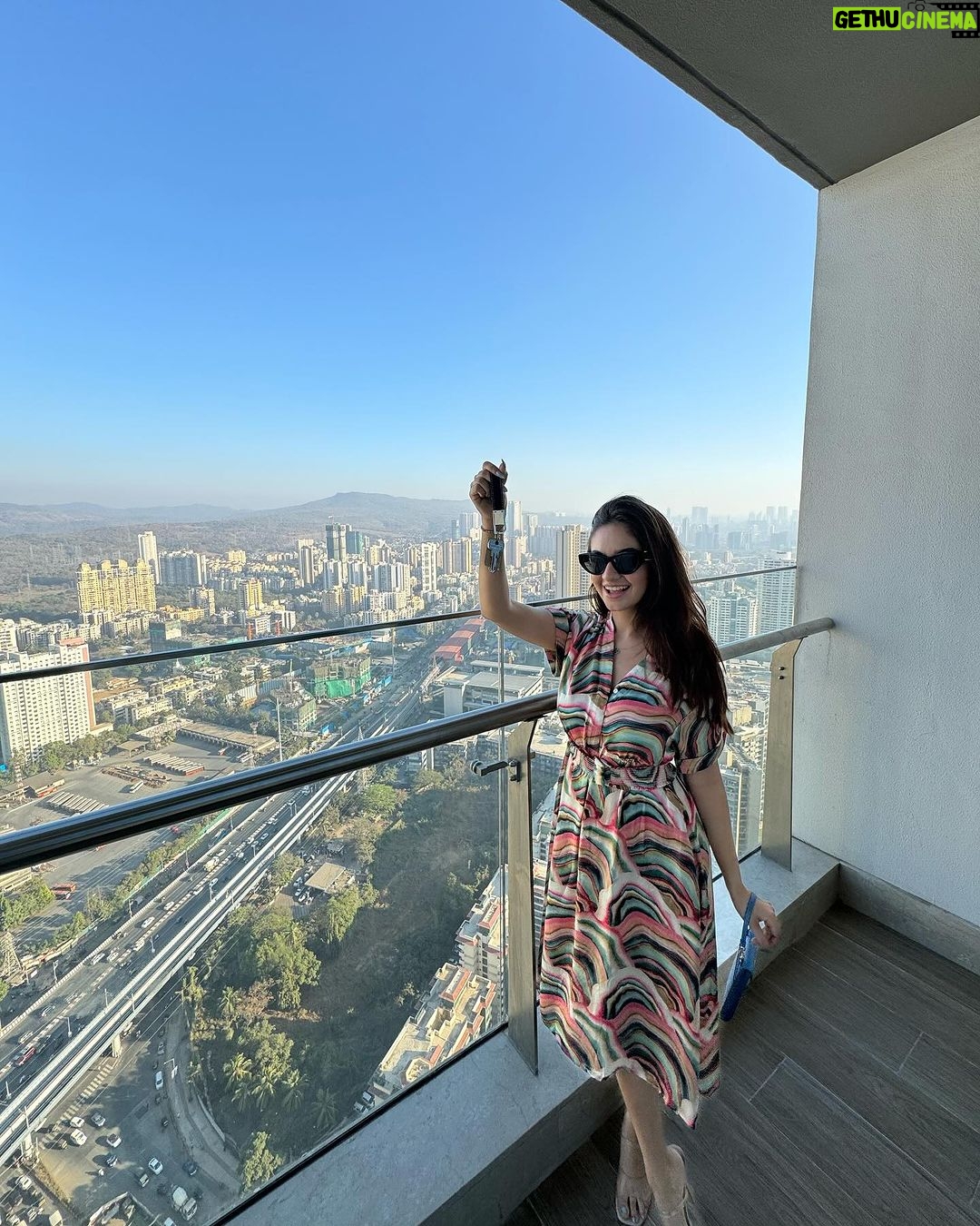 Anushka Sen Instagram - Our New Home🏠 Sen Family 🤍🙏🧿 Another dream come true 🥹