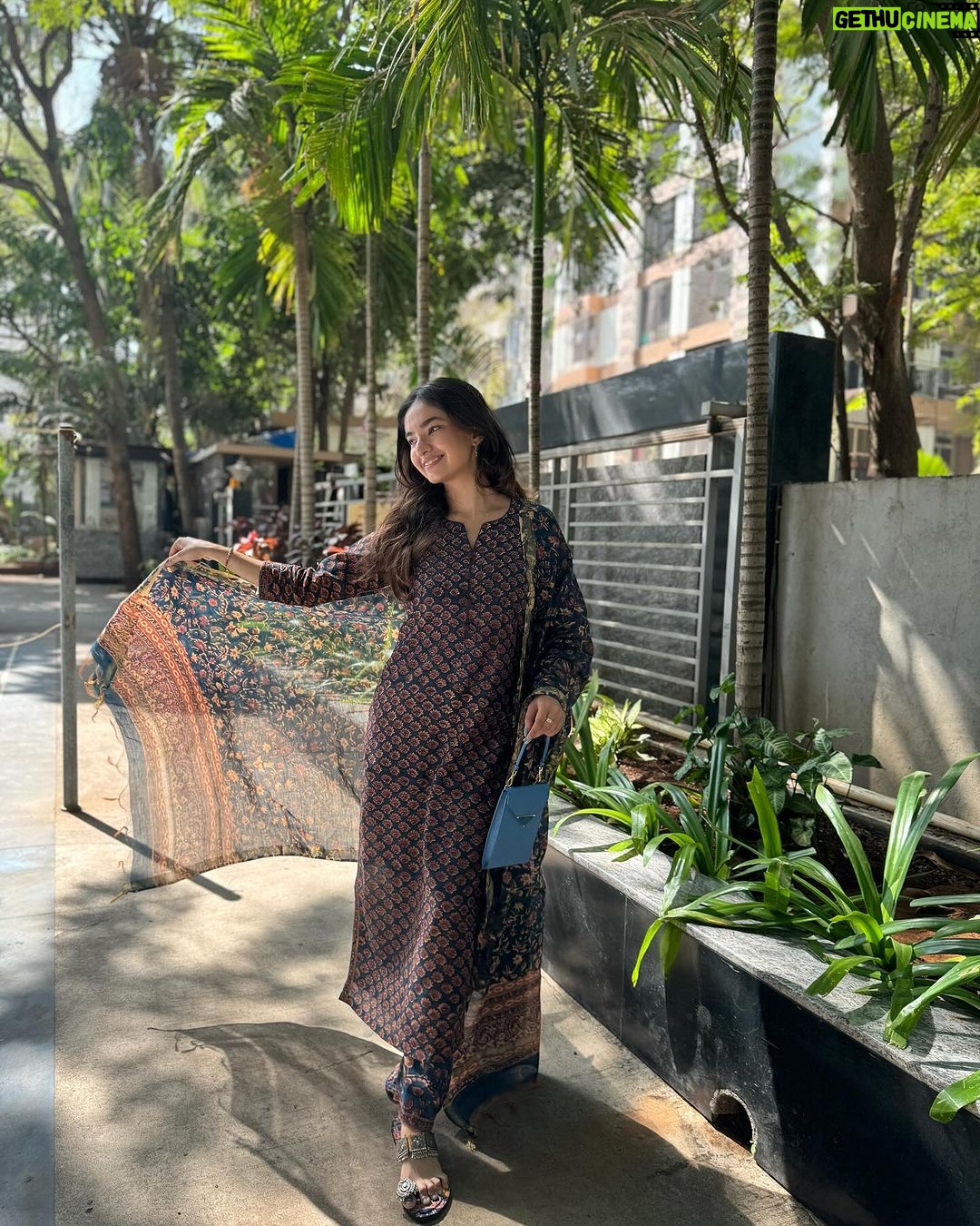 Anushka Sen Instagram - 🤍🤍 . Wearing @jaipuriadaah