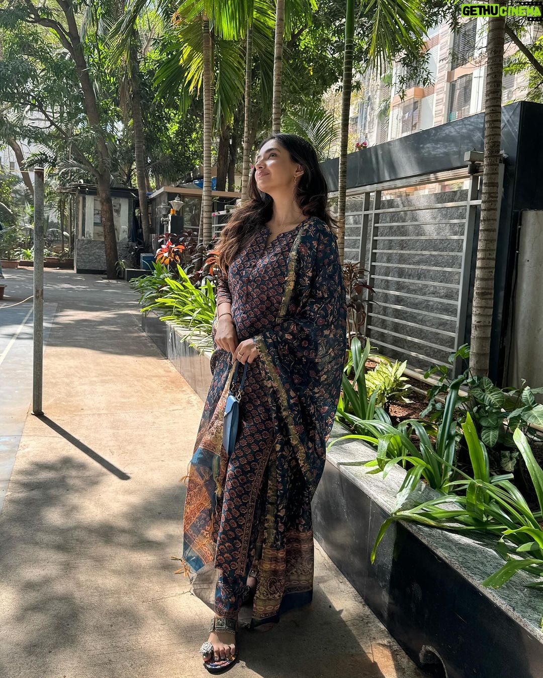 Anushka Sen Instagram - 🤍🤍 . Wearing @jaipuriadaah