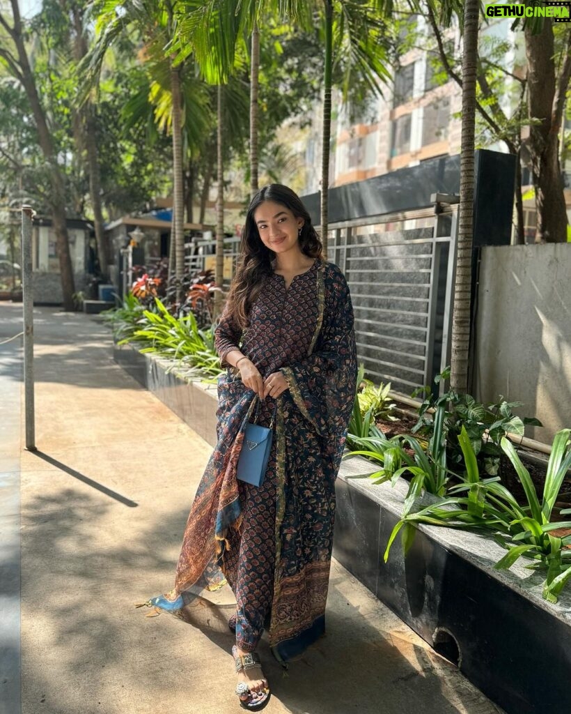 Anushka Sen Instagram - 🤍🤍 . Wearing @jaipuriadaah