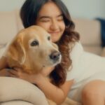 Anushka Sen Instagram - Guess who my Valentine is this year? 🐾 It’s none other than Love Beauty And Planet! 💕 With their Argan Oil & Lavender Magic Masque, my frizzy hair is tamed in just 2 minutes. And here’s the best part – even my furry Valentine approves! 🐾 Plus, because I adore you all, @lovebeautyandplanet_in is giving away their frizz-free haircare range to 3 lucky winners. To enter, simply share your paw-some Valentine’s Day story in the comments and make sure to follow @lovebeautyandplanet_in page. The best answers stand a chance to win! Good luck! 💜 #Ad #lovebeautyandplanet #haircare #arganmasque #frizzfreehair #ValentinesDayReady