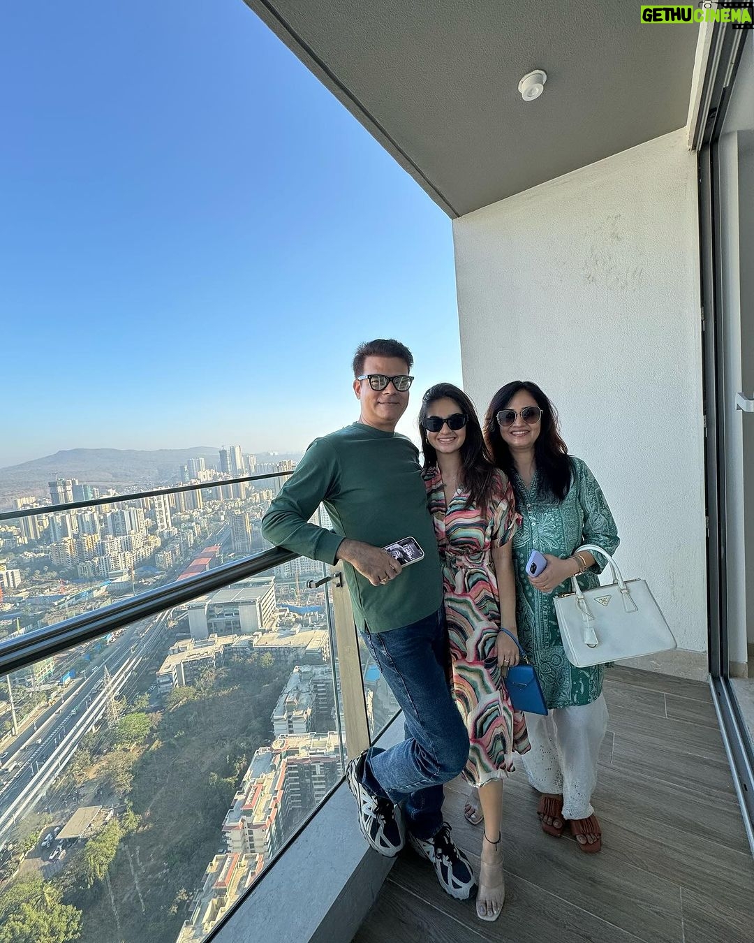 Anushka Sen Instagram - Our New Home🏠 Sen Family 🤍🙏🧿 Another dream come true 🥹