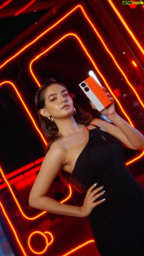 Anushka Sen Instagram - Still getting over the fun of iQOO Privé Night & the beauty of iQOO Neo 9 Pro. The night was buzzing with excitement and I got an up-close hands-on experience with iQOO’s latest Neo 9 Pro. With powerful features and bold design, it’s surely a beauty and beast. Get your hands on the same. Go and prebook on Amazon and get amazing offers #iQOOPriveNight #iQOONeo9Pro @iqooind