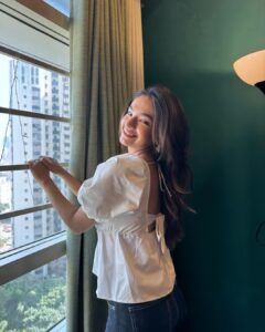 Anushka Sen Instagram - 🌻