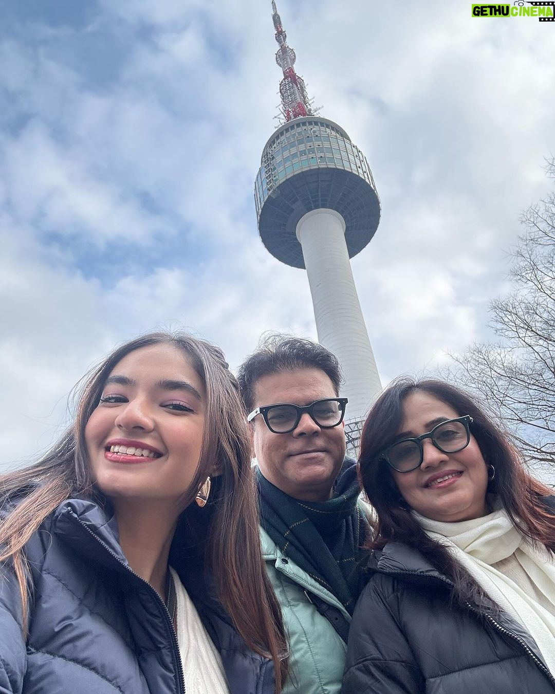 Anushka Sen Instagram - My most favourite place in Seoul. Iโve seen 4 seasons at the Namsan tower with every visit , and this time it was more special, cause my full family was with me ๐ฅน๐ N์์ธํ์ - N SeoulTower