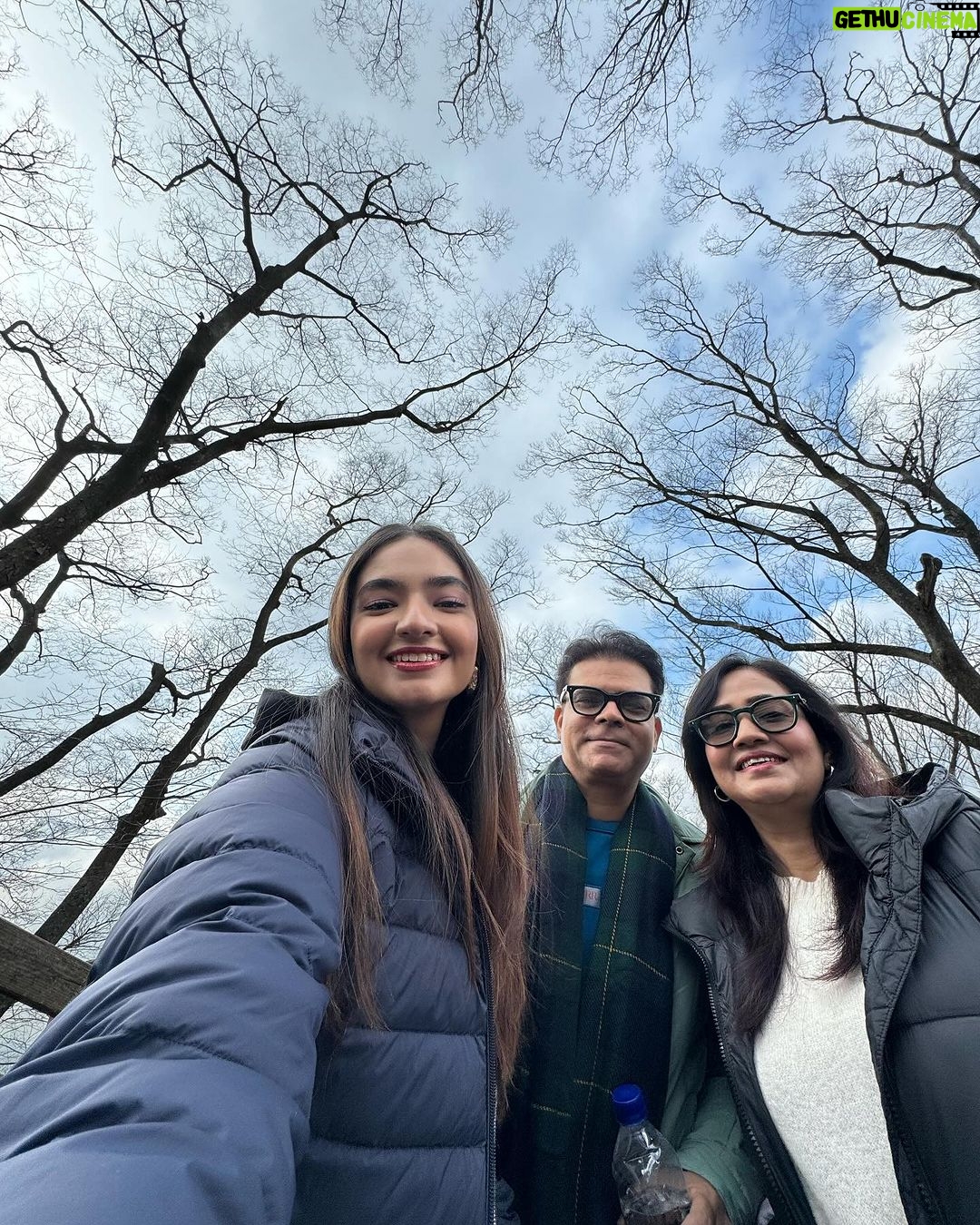 Anushka Sen Instagram - My most favourite place in Seoul. Iโve seen 4 seasons at the Namsan tower with every visit , and this time it was more special, cause my full family was with me ๐ฅน๐ N์์ธํ์ - N SeoulTower