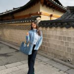 Anushka Sen Instagram - Bluezzz 🧿🥶🫂❄️ Bukchon Hanok Village