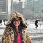 Anushka Sen Instagram - Snowy days in Seoul ⛄️ ❄️🇰🇷🥶 #reels #snow #reelsinstagram #seninseoul Seoul, Korea
