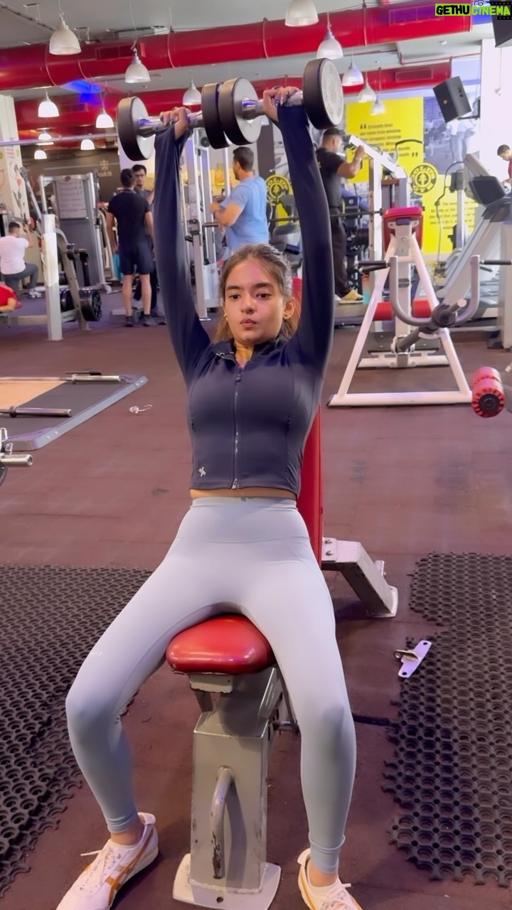 Anushka Sen Instagram - Gym day with Sen 🙆♀️🤍 #minivlog #reels #reelsinstagram