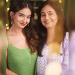 Anushka Sen Instagram – with mumma / twin 😬💕😘