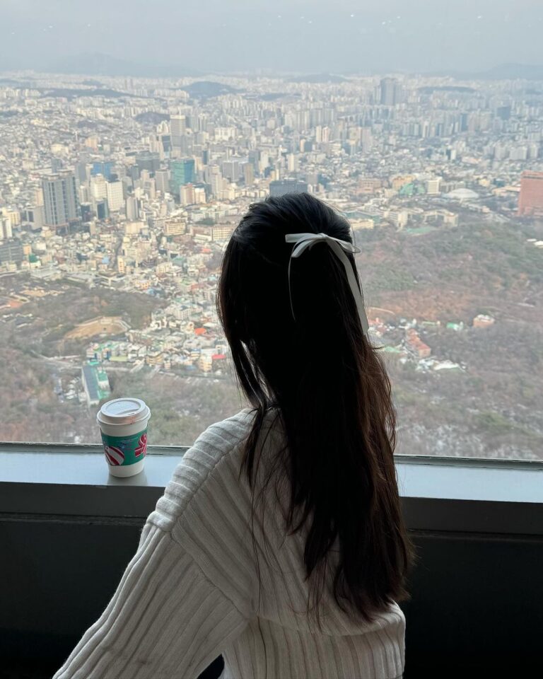 Anushka Sen Instagram - 2/366 🎀 Seoul, Korea