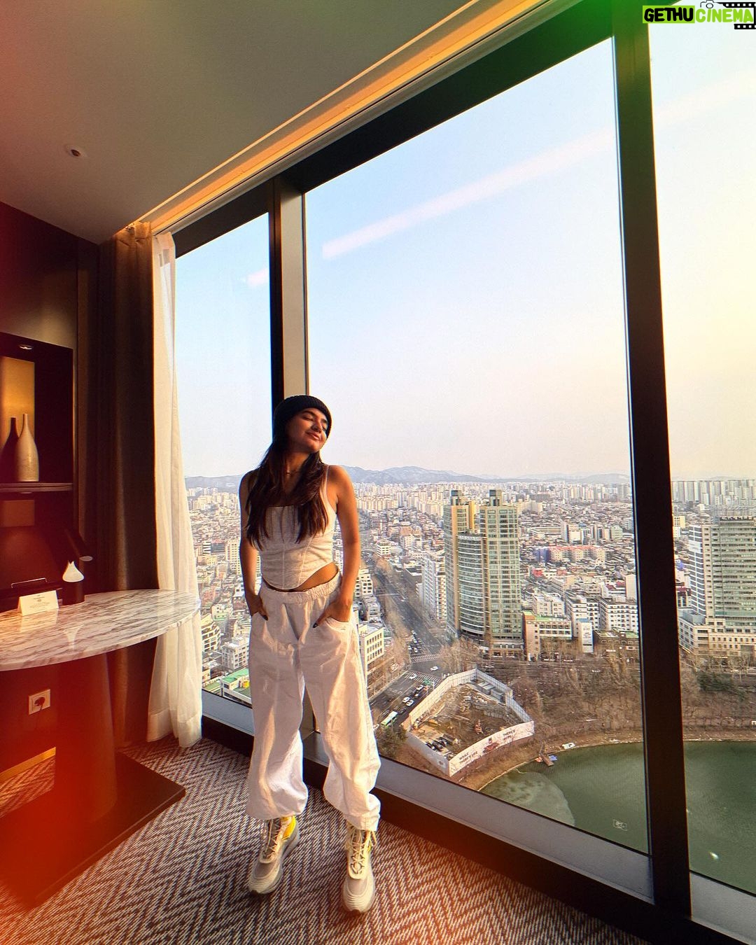Anushka Sen Instagram - Annyeonghaseyo Seoul 🇰🇷 my second home for new years 🥳💜 Seoul, Korea