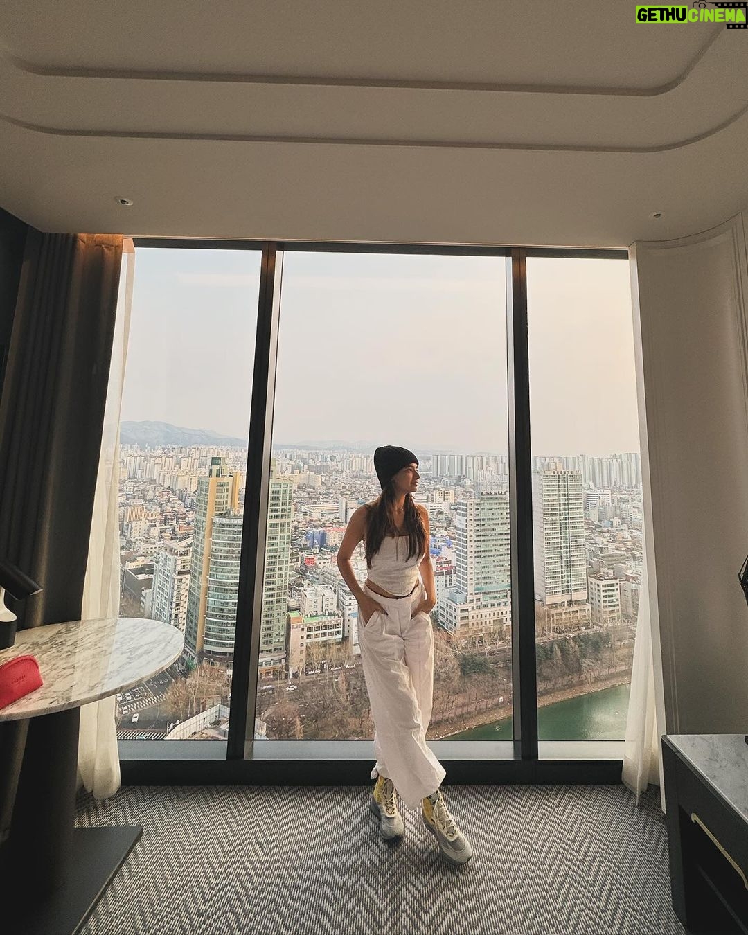 Anushka Sen Instagram - Annyeonghaseyo Seoul 🇰🇷 my second home for new years 🥳💜 Seoul, Korea