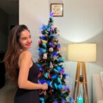 Anushka Sen Instagram - A Merry Christmas from Cindra and Me 🎅🤍🎀🧸🪄🎄