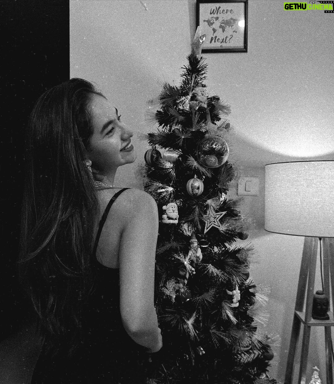 Anushka Sen Instagram - A Merry Christmas from Cindra and Me π
π€ππ§Έπͺπ