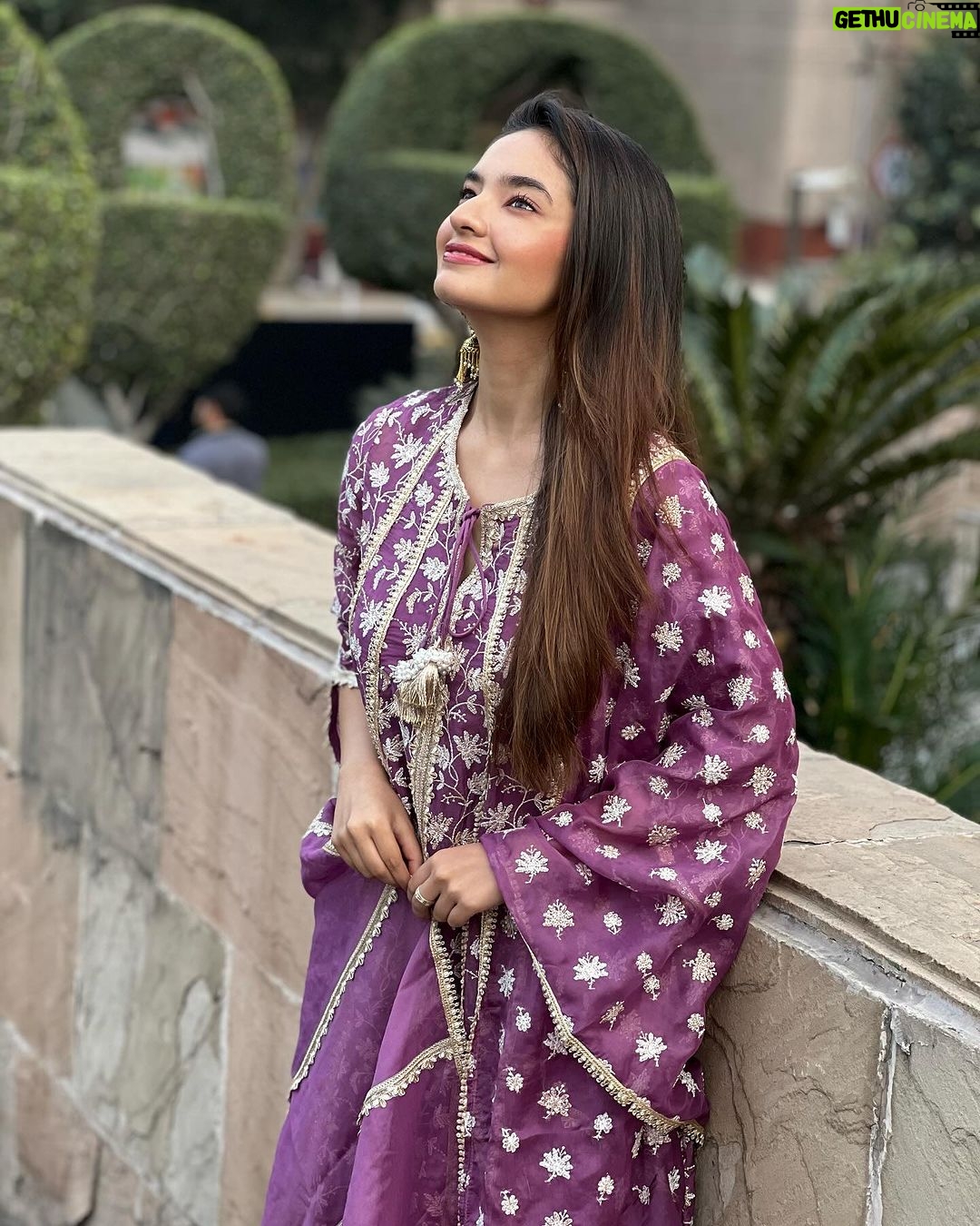 Anushka Sen Instagram - 💜🎀🔆🫶 . Outfit :@shopmulmul