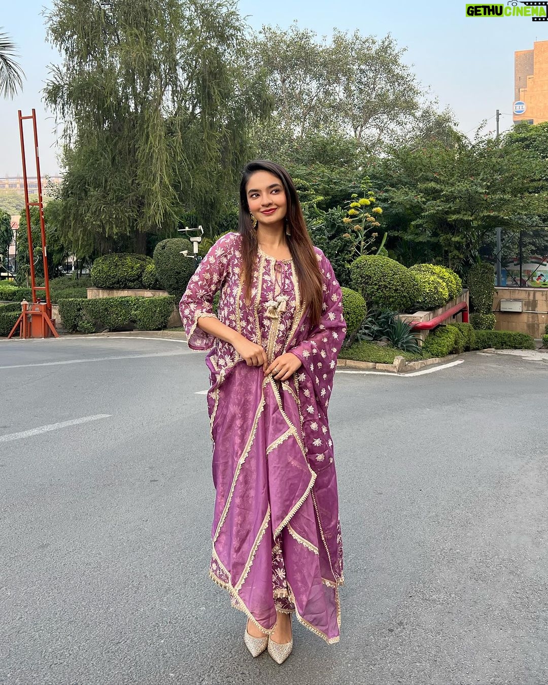 Anushka Sen Instagram - 💜🎀🔆🫶 . Outfit :@shopmulmul