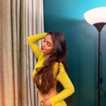 Anushka Sen Instagram - feel your heartbeat’ing with mine 🎀
