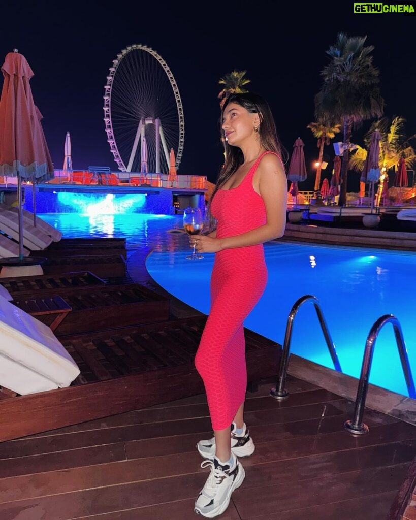Anushka Sen Instagram - Blackpink 🎀🎥 Dubai, United Arab Emirates