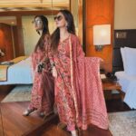 Anushka Sen Instagram - Delhi 🤍✈️✨ . Wearing @jaipuriadaah Delhi, India