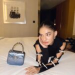 Anushka Sen Instagram - Night in Dubai 🎩 . Wearing @fashionnova Dubai, United Arab Emirates