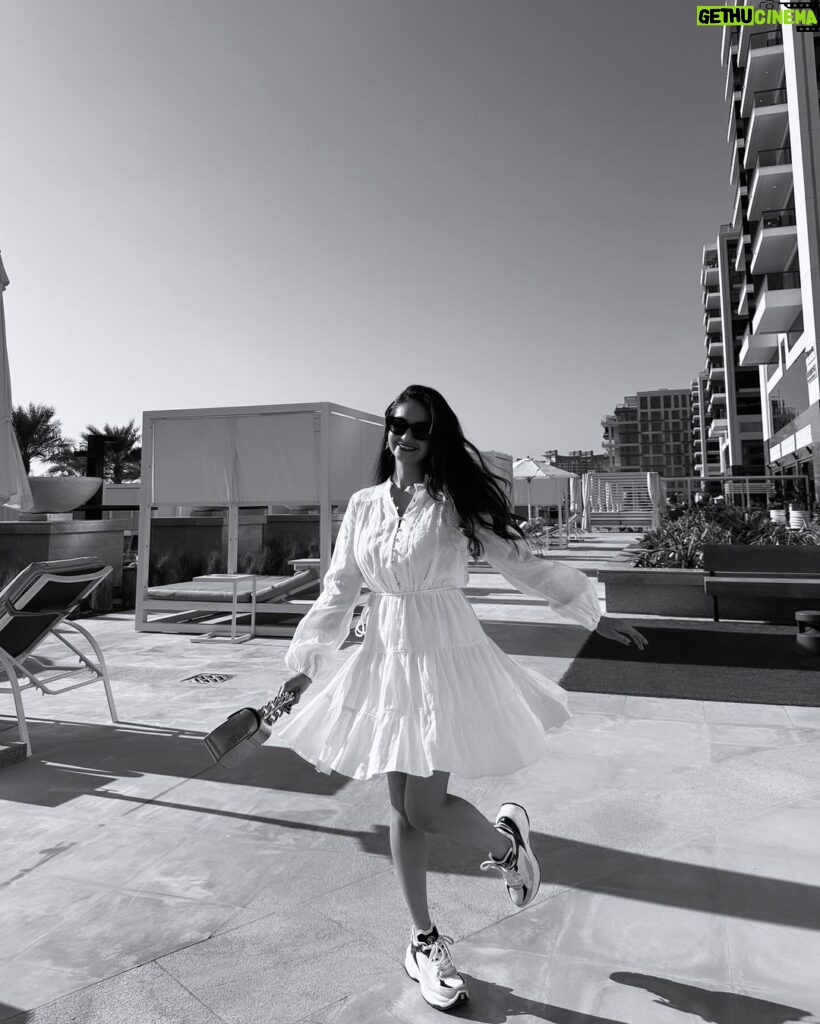 Anushka Sen Instagram - when in Dubai 😎🪽 Dubai, United Arab Emirates