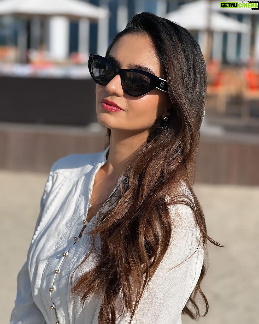 Anushka Sen Instagram - when in Dubai 😎🪽 Dubai, United Arab Emirates