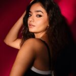 Anushka Sen Instagram - ❤️‍🔥 . For @filmfare OTT Awards Wearing @fashionnova Hair @hairbyradhika Makeup @makeupbysalonij 📸 @miteshsphotography