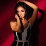 Anushka Sen Instagram - Mood 🖤🪩❤️‍🔥 . For @filmfare OTT Awards Wearing @fashionnova Hair @hairbyradhika Makeup @makeupbysalonij 📸 @miteshsphotography